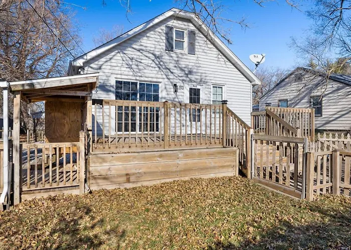 Blue Haven - Spacious 2bd In The Heights Peoria Heights