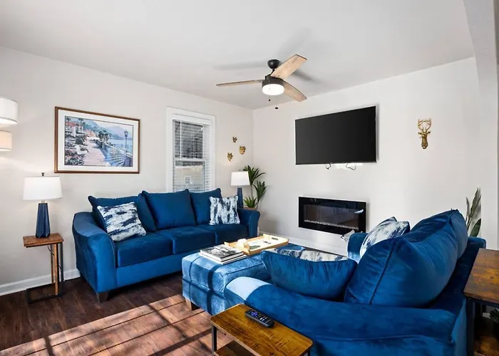 Blue Haven - Spacious 2bd In The Heights * Peoria Heights