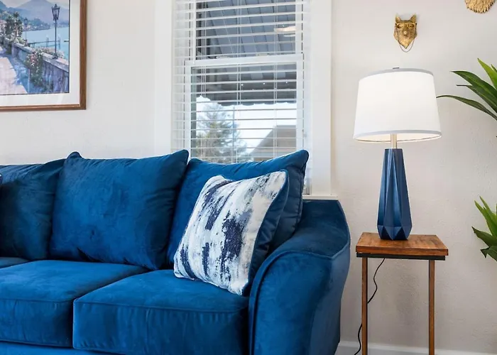 Blue Haven - Spacious 2bd In The Heights *
