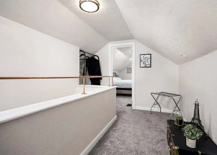 Blue Haven - Spacious 2bd In The Heights Holiday home Peoria Heights