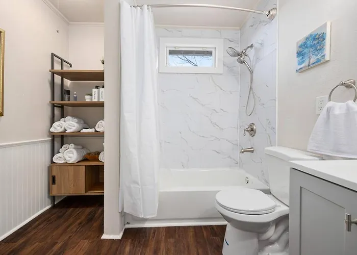 Blue Haven - Spacious 2bd In The Heights *